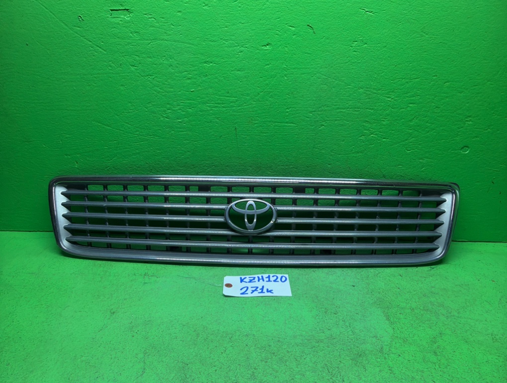 Решетка радиатора TOYOTA HIACE KZH120 передняя (б/у)