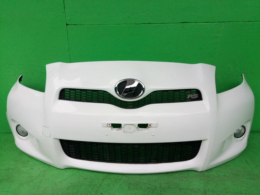 Бампер TOYOTA VITZ NCP91 передний (б/у)
