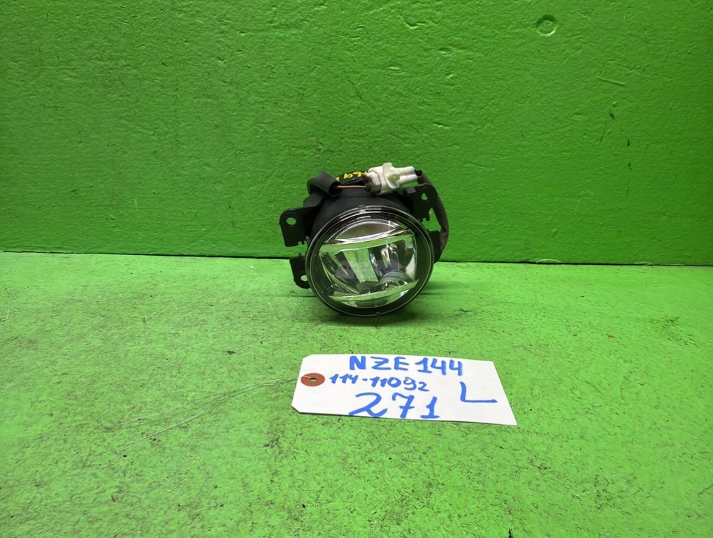 Туманка TOYOTA FIELDER NZE144 (б/у)