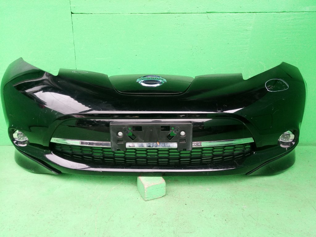 Бампер NISSAN LEAF AZE0 передний (б/у)