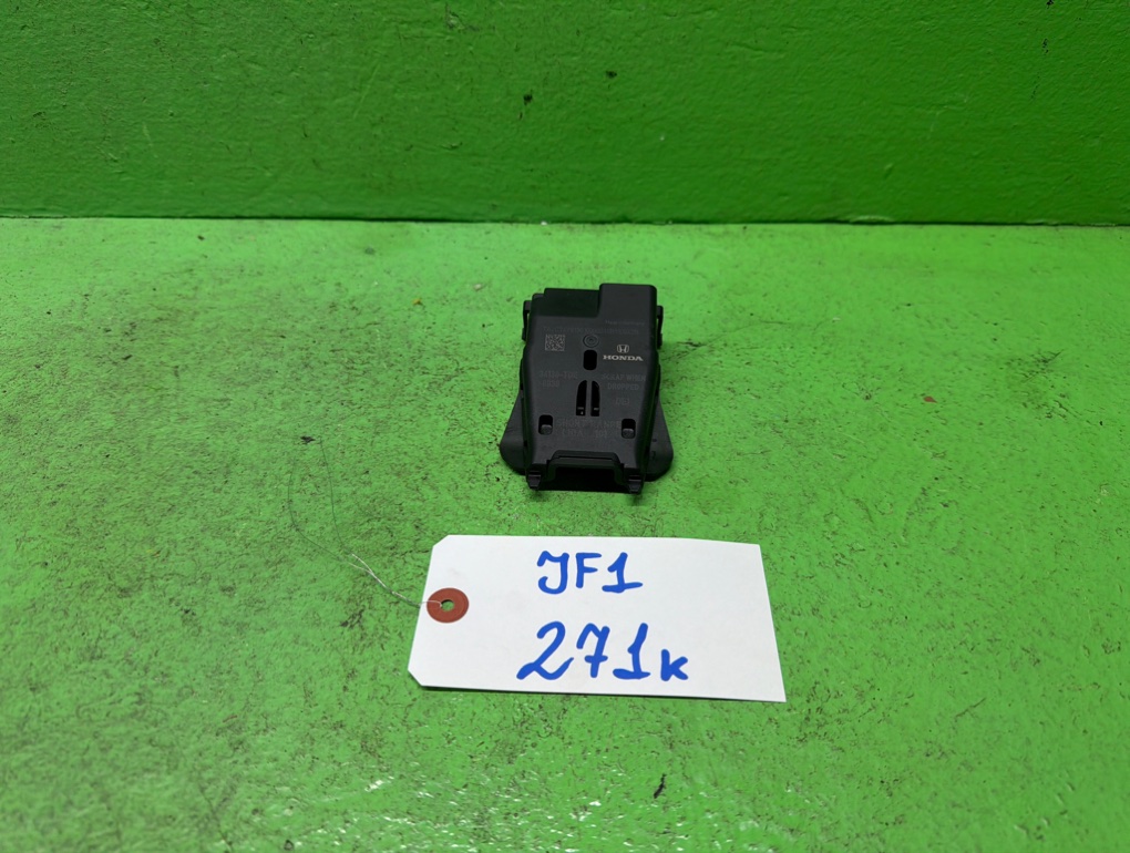 Камера переднего вида HONDA N-BOX JF1 (б/у)