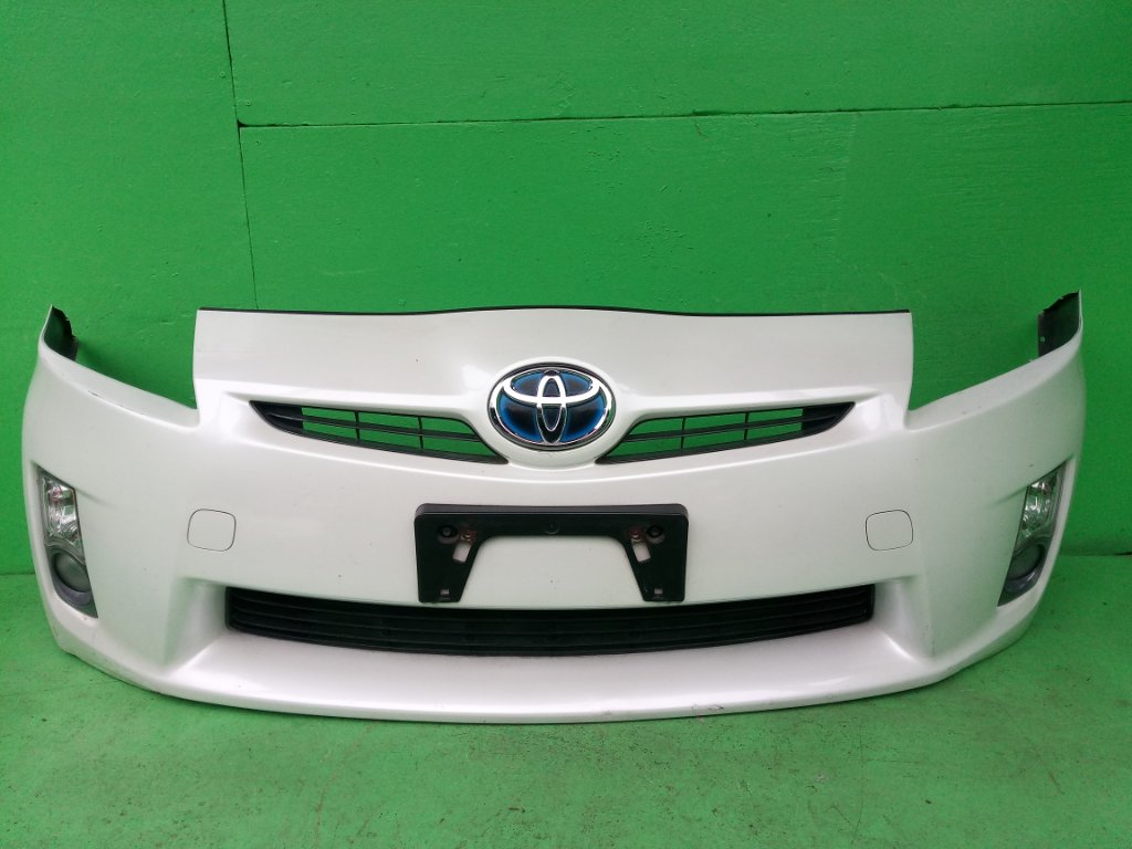 Бампер TOYOTA PRIUS ZVW30 передний (б/у)