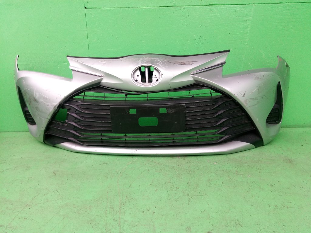 Бампер TOYOTA VITZ KSP130 передний (б/у)