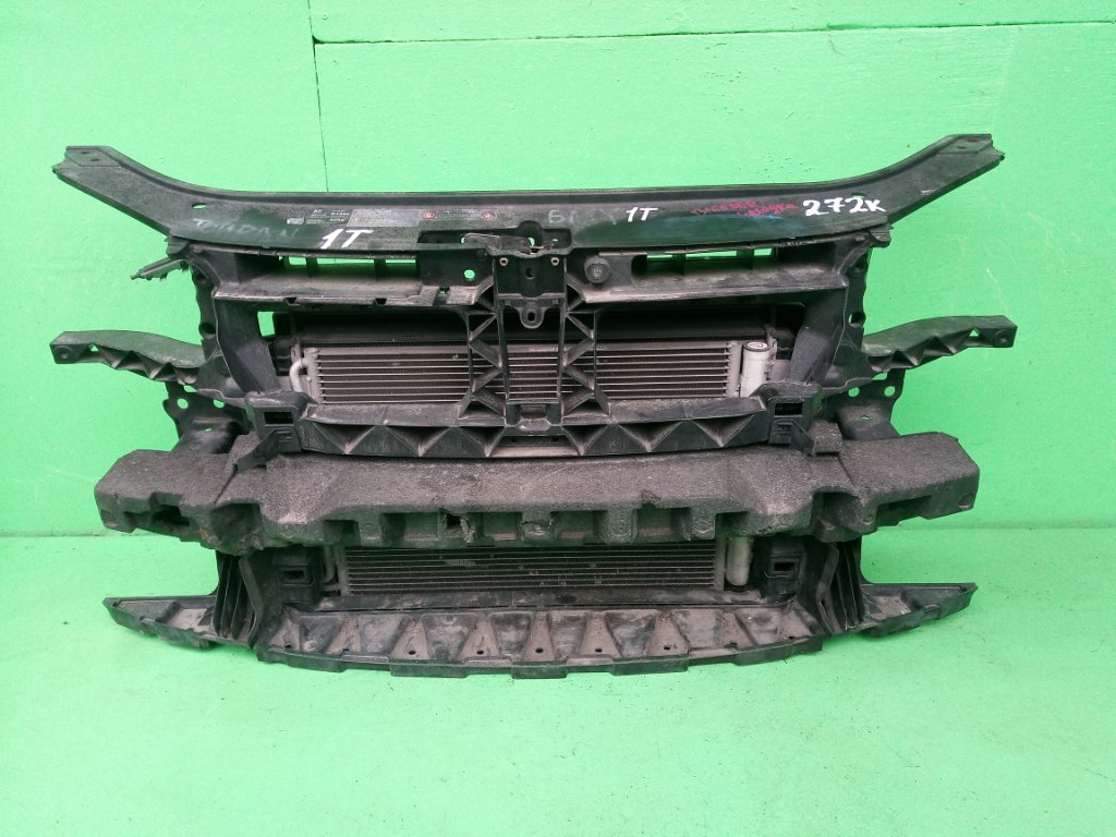 Телевизор VOLKSWAGEN TOURAN 1T (б/у) Реал