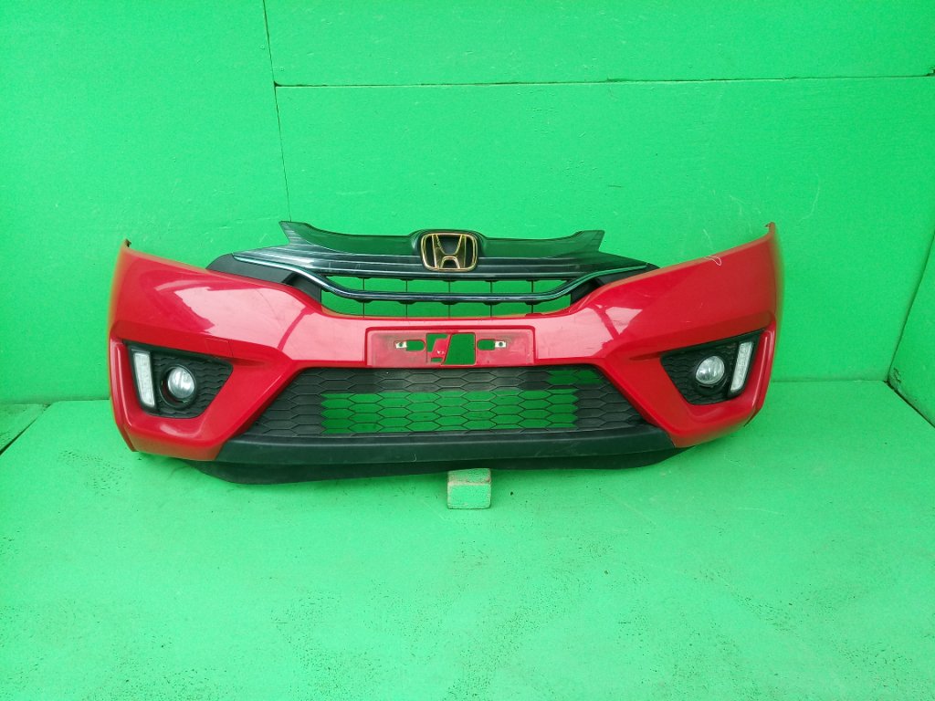 Бампер HONDA FIT GP6 передний (б/у)