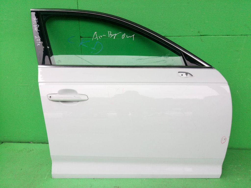Дверь AUDI A4 8W передняя правая (б/у)