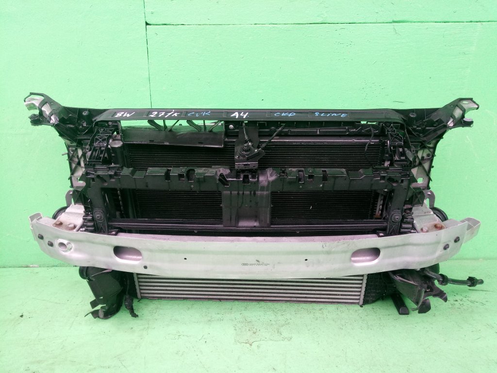 Телевизор AUDI A4 8W (б/у)