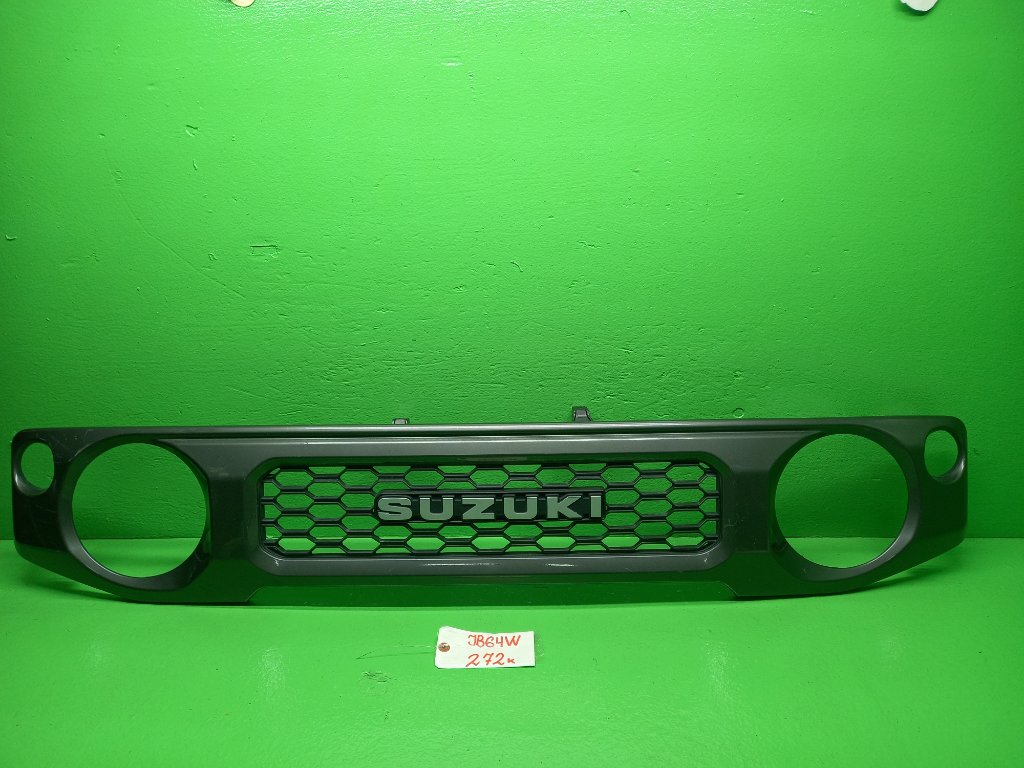 Решетка радиатора SUZUKI JIMNY JB64W передняя (б/у)