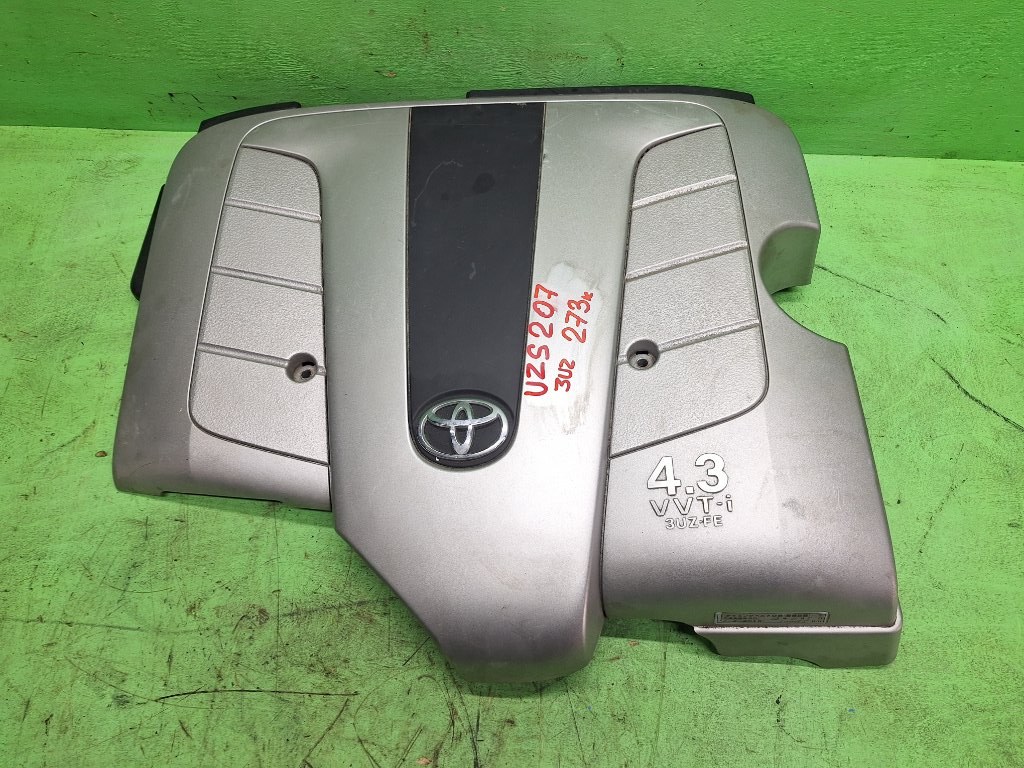 Пластиковая крышка на двс TOYOTA CROWN MAJESTA UZS207 3UZ (б/у)