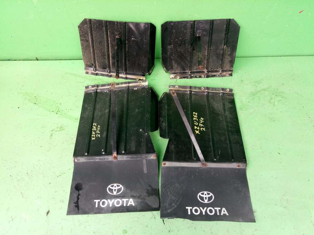 Брызговики комплект TOYOTA DYNA XZU362 (б/у)