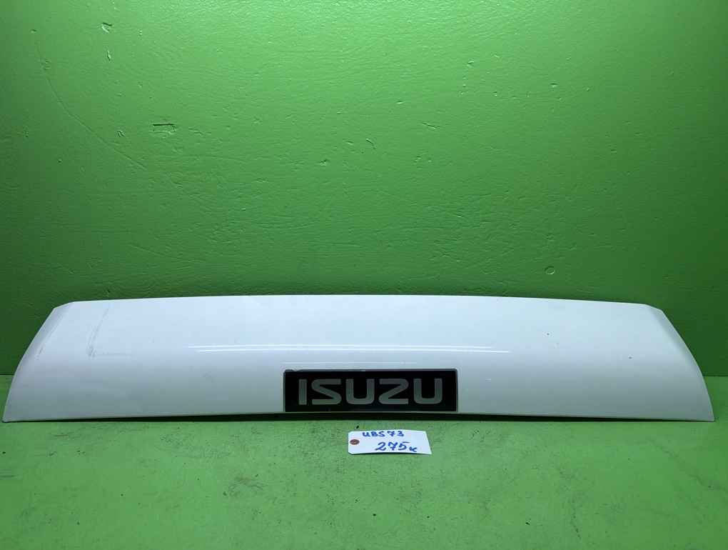 Накладка 5-й двери ISUZU BIGHORN UBS73 (б/у)