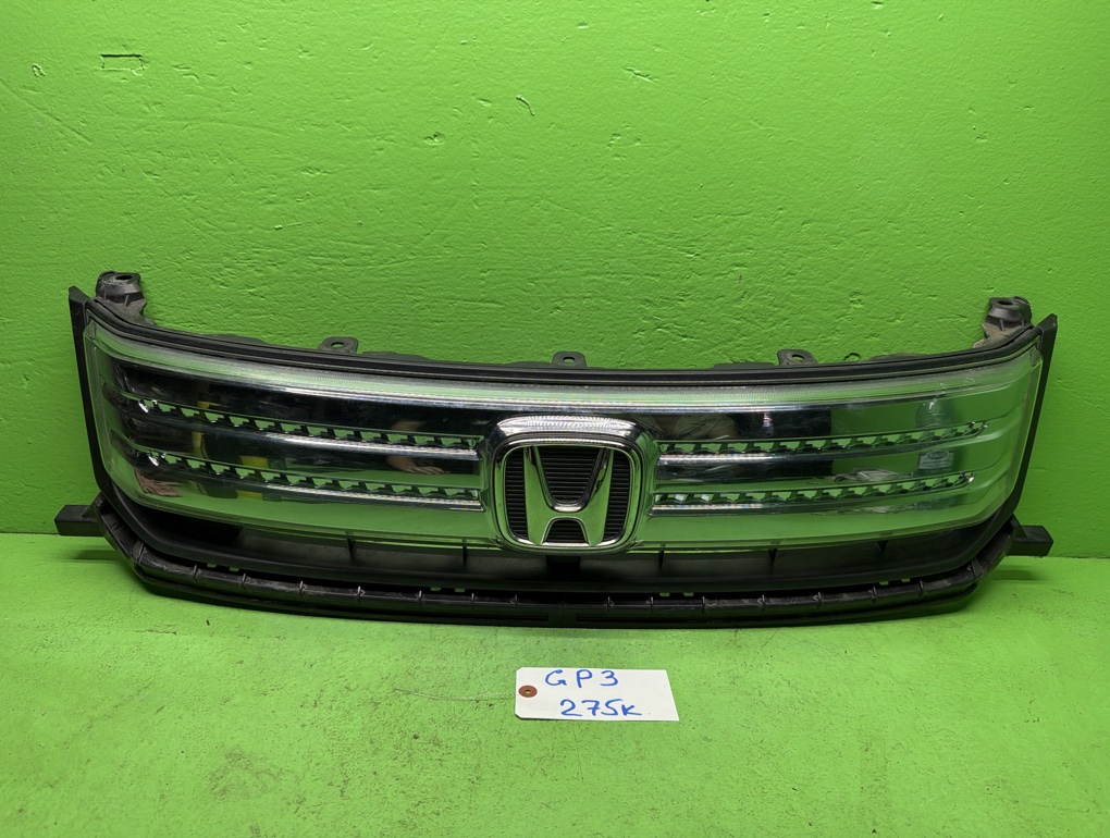 Решетка радиатора HONDA FREED SPIKE GP3 (б/у)