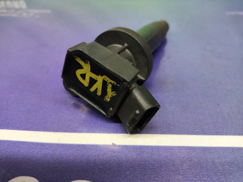 Катушка зажигания Toyota Corolla ZZE121 3ZZ-FE Катушка зажигания Toyota Corolla ZZE121 3ZZ-FE