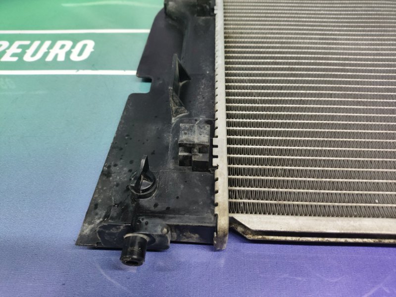 Радиатор охлаждения двигателя Corolla 2006 ZZE121 3ZZ-FE