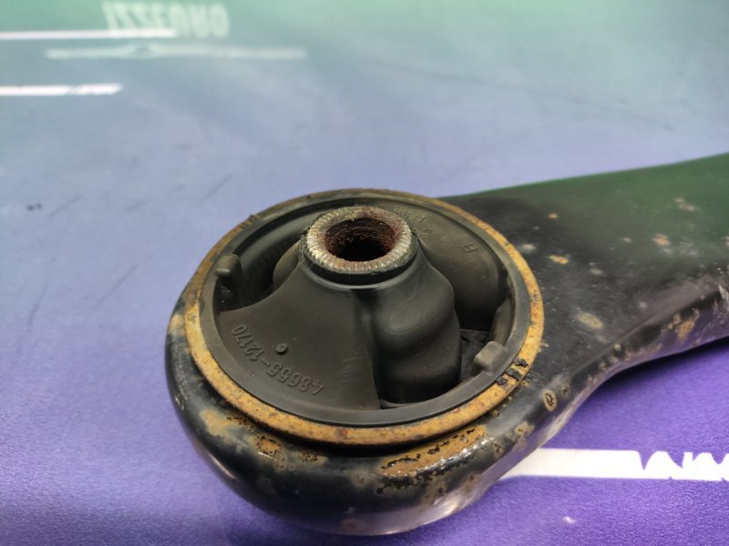 Рычаг передний правый Corolla 2006 ZZE121 3ZZ-FE