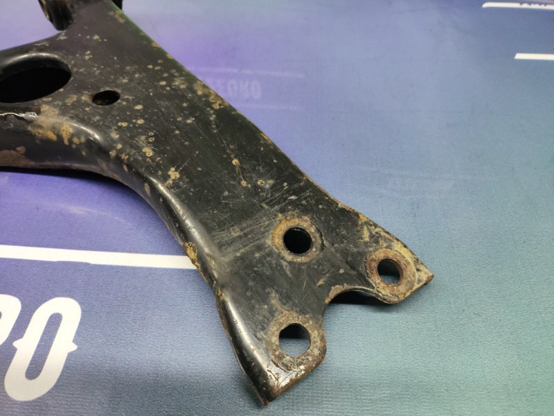 Рычаг передний правый Corolla 2006 ZZE121 3ZZ-FE