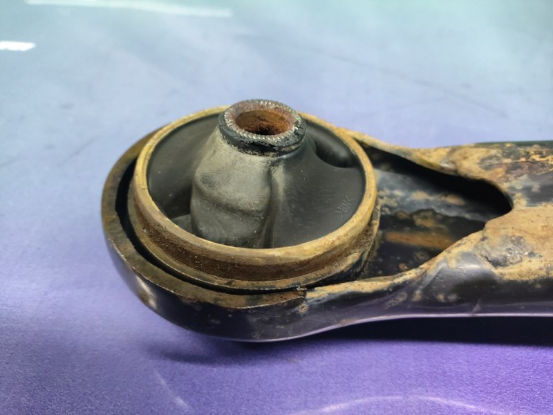 Рычаг передний правый Corolla 2006 ZZE121 3ZZ-FE