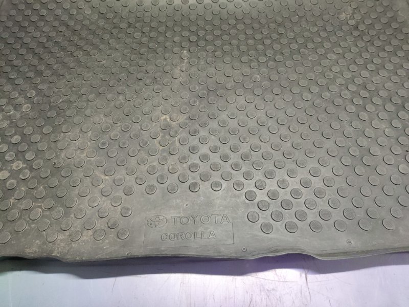 Коврик багажника Toyota Corolla ZZE121 3ZZ-FE Коврик багажника Toyota Corolla ZZE121 3ZZ-FE