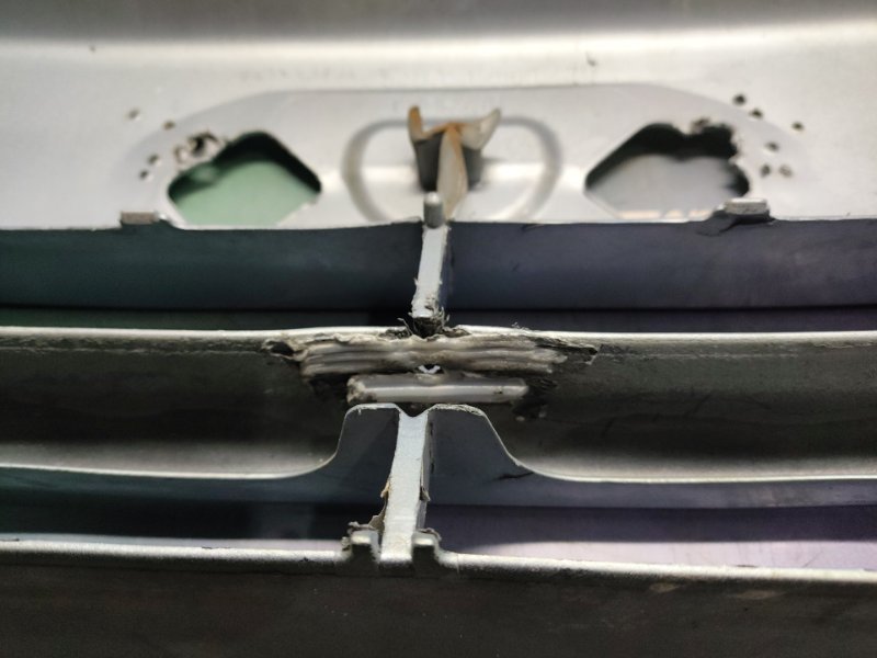 Бампер передний Corolla 2006 ZZE121 3ZZ-FE