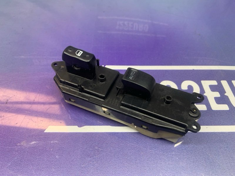 Запчасть кнопка стеклоподъемника передняя правая Lexus RX300 2000 MCU15 1MZ-FE 8403048020C0 Б/У Кнопка стеклоподъемника передняя правая Lexus RX300 2000 MCU15 1MZ-FE 8403048020C0 Б/У