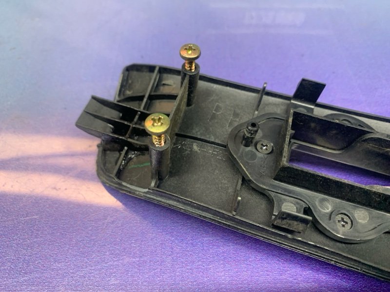 Накладка кнопки стеклоподъемника передняя правая RX300 2000 MCU15 1MZ-FE