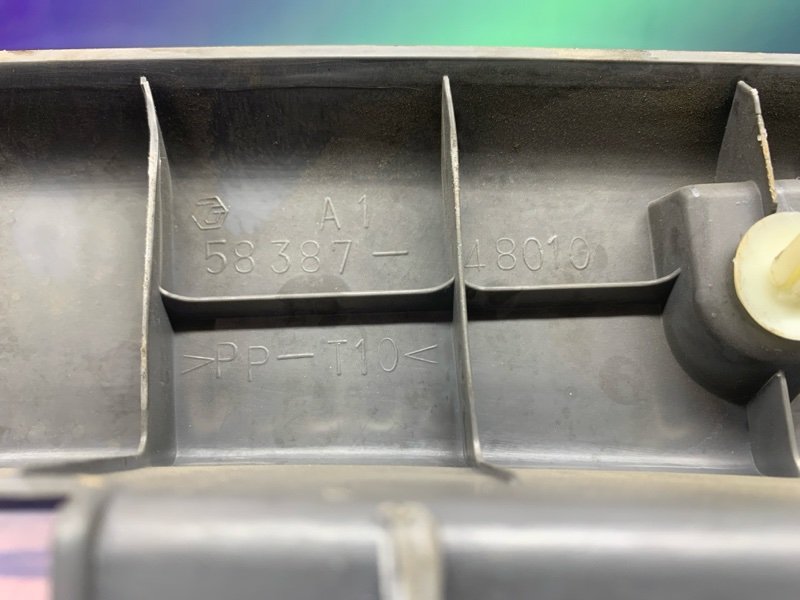 Накладка замка багажника RX300 2000 MCU15 1MZ-FE