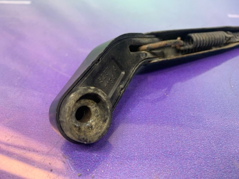 Дворник задний RX300 2000 MCU15 1MZ-FE