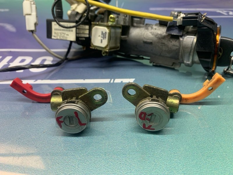 Замок зажигания RX300 2000 MCU15 1MZ-FE Замок зажигания RX300 2000 MCU15 1MZ-FE