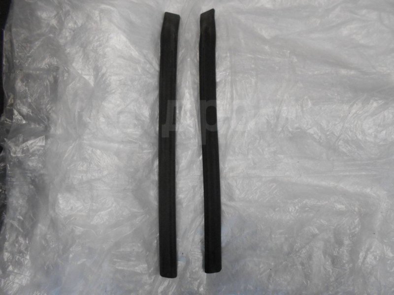 Уплотнитель между дверей вертикальный левый Allion