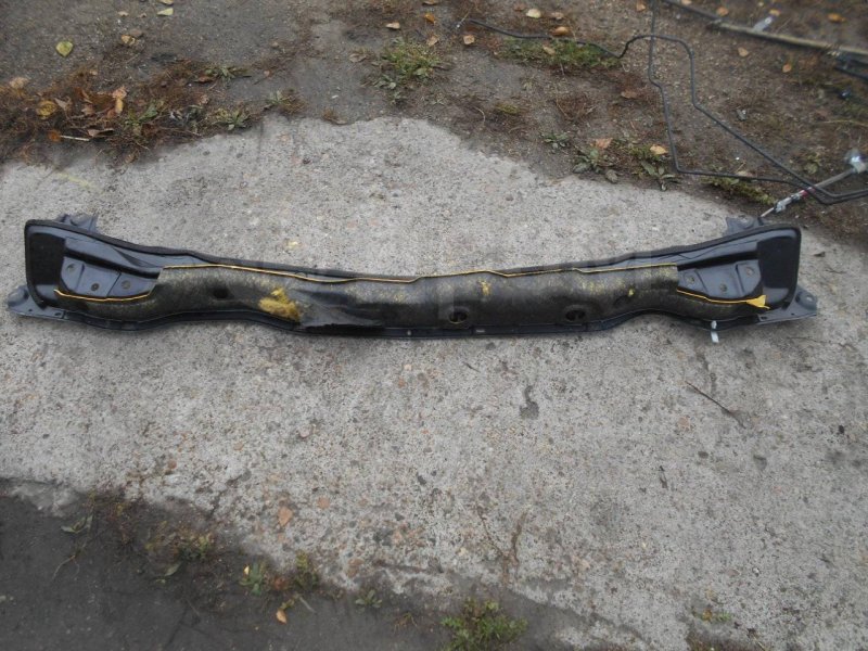 Панель под решетку дворников RAV4 Панель под решетку дворников RAV4