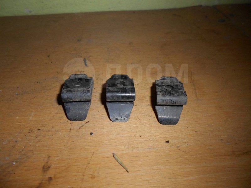 Клипса крепления подкрылка передняя Premio 2011 ZRT260 2ZRFAE