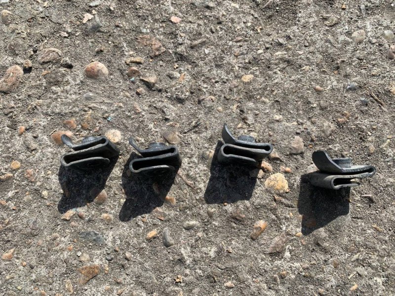 Клипса крепления подкрылка передняя Premio 2011 ZRT260 2ZRFAE