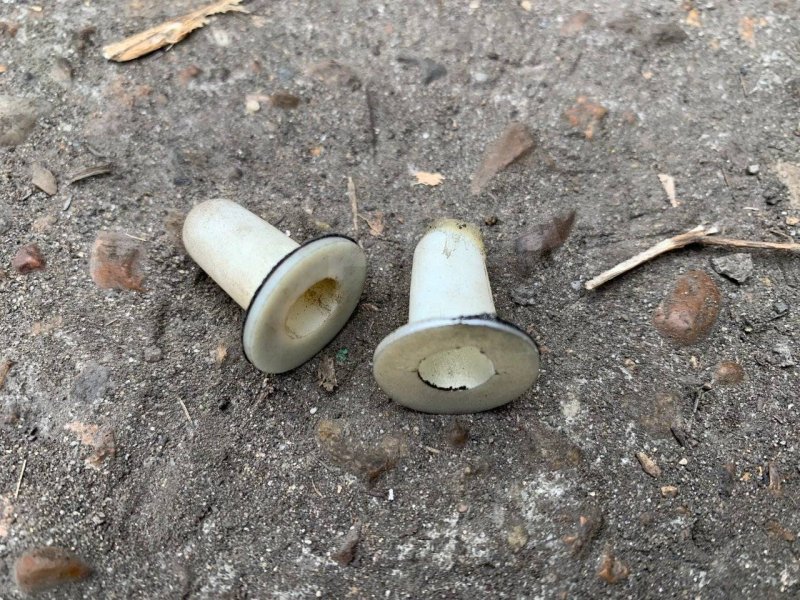 Направляющая стоп-сигнала Toyota Premio 6777221030 Б/У