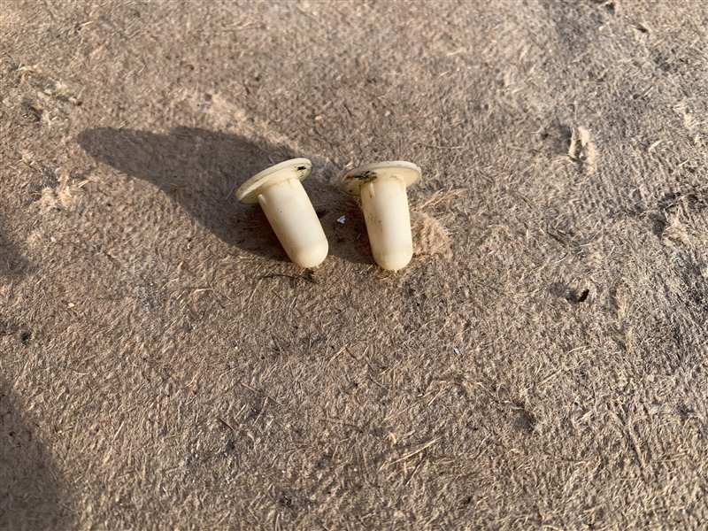 Направляющая стоп-сигнала Premio