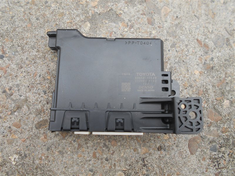 Блок управления кондиционером Toyota Corolla Axio ноябрь 2017 NZE164 1NZFE 88650-12L20 контрактная