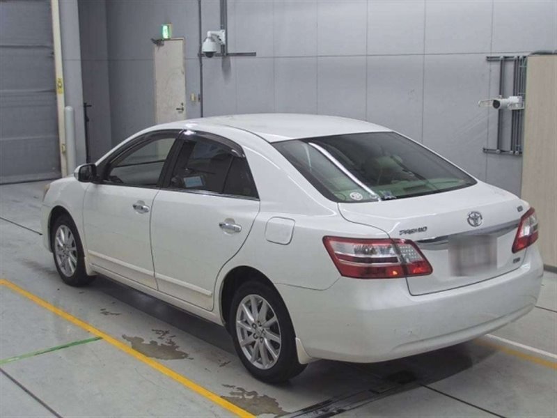 Болт кронштейна подушки двигателя передний Premio 2010 ZRT260 2ZRFAE