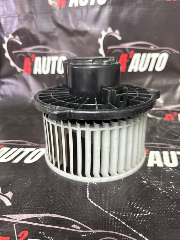 Запчасть мотор печки (контрактный) 8727005630 новая Мотор печки (Контрактный) 8727005630 новая