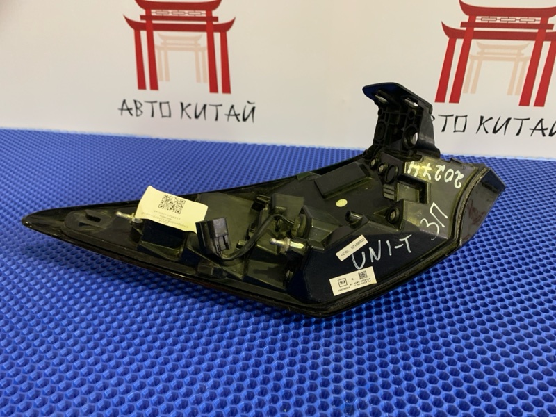 Фонарь задний правый UNI-T 2020-2024