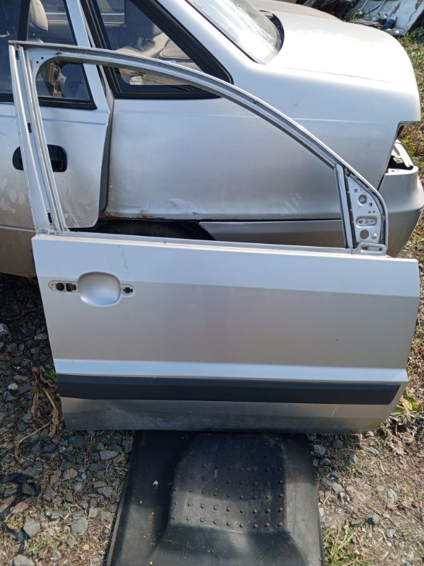 Дверь передняя правая Ford Fusion 1692547 Б/У