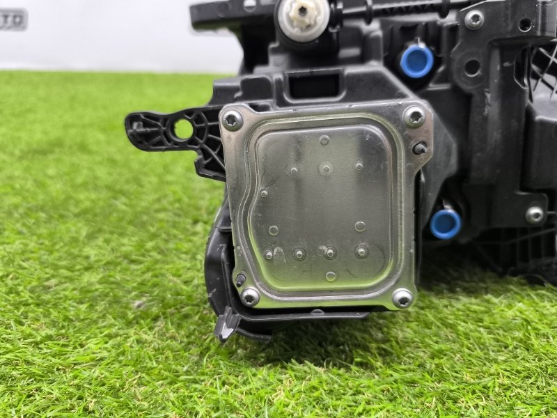 Фара LED правая S60