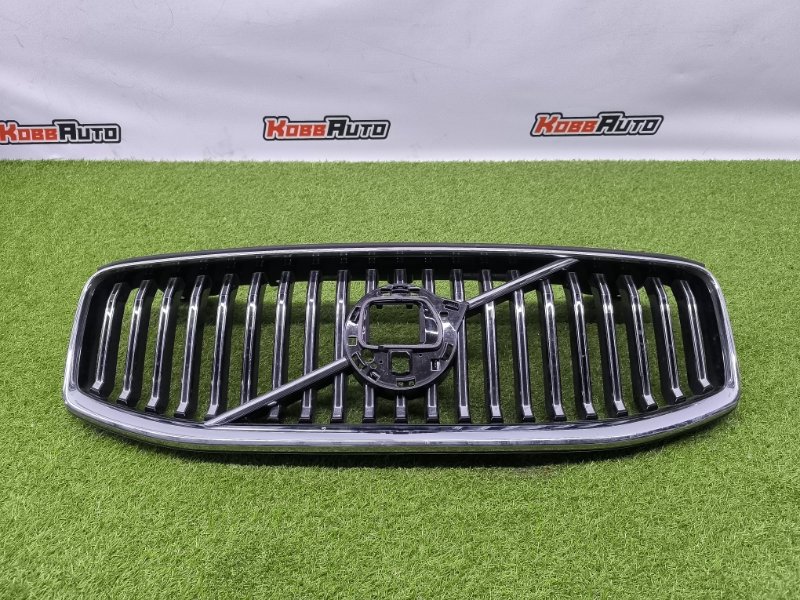 Решетка радиатора Volvo XC60 2 32291019 контрактная