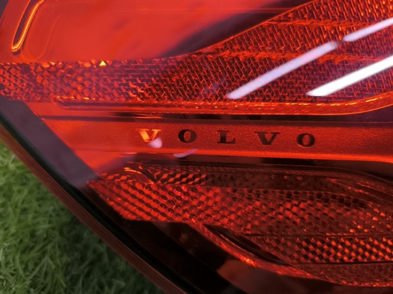 Фонарь левый Volvo XC40