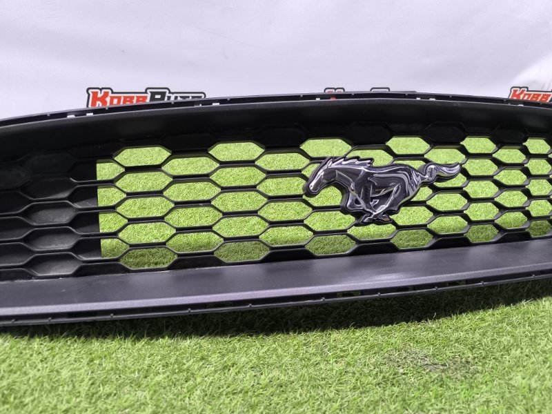 Решетка радиатора Ford Mustang S550