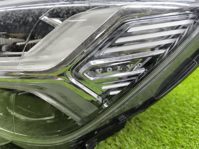 Фара LED левая XC40 2017-
