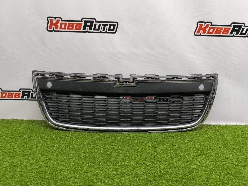 Решетка радиатора Chevrolet Captiva 2011- 95136396 контрактная