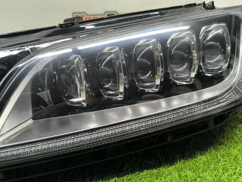 Фара LED левая Lincoln Continental