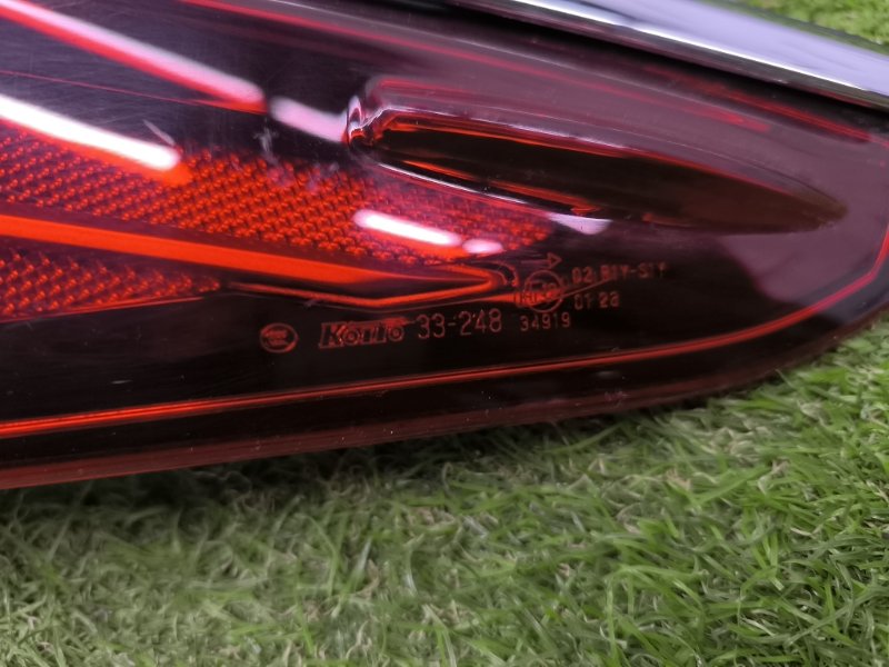 Фонарь внешний правый Lexus ES 7