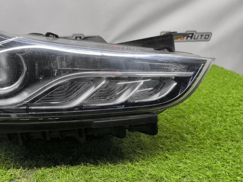 Фара ксеноновая правая Maserati Ghibli