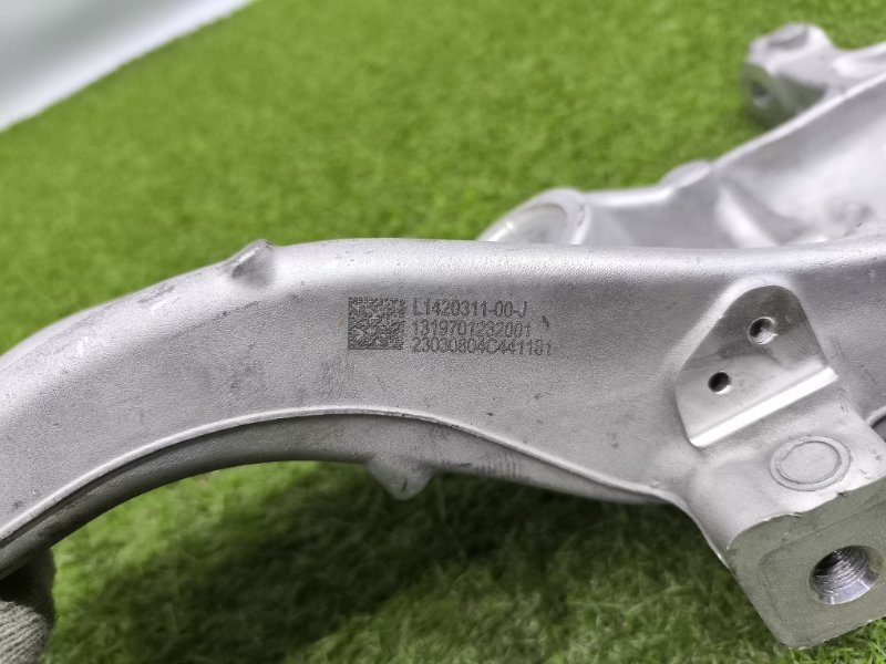 Кулак поворотный передний левый Model S 2021-