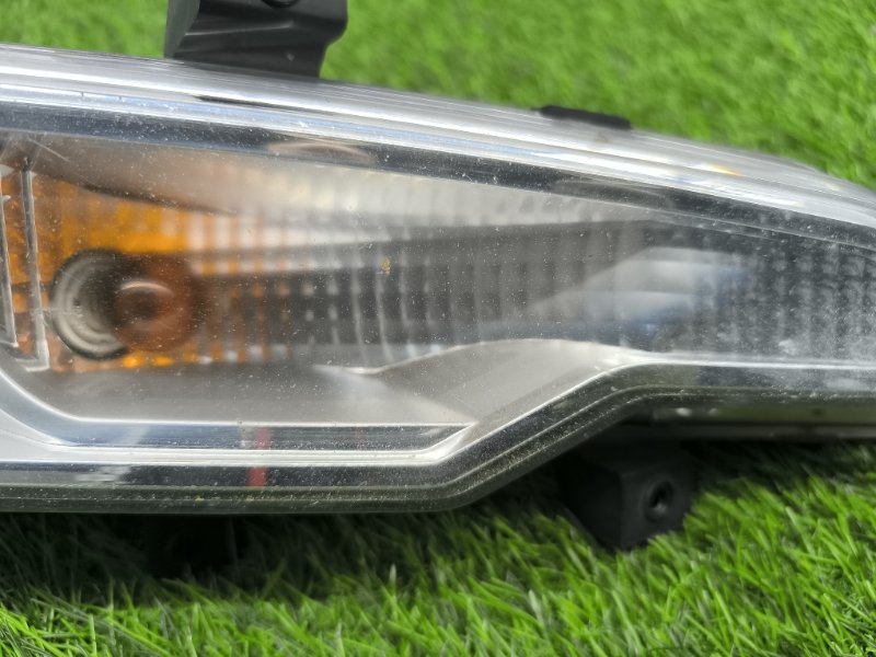 ПТФ передний правый Rexton